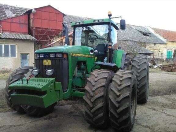 Kolový traktor JOHN DEERE 8100