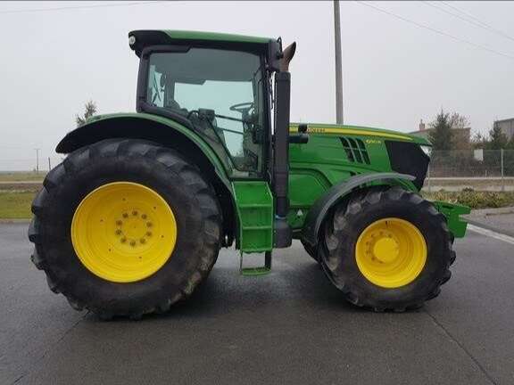 Kolový traktor JOHN DEERE 6190R